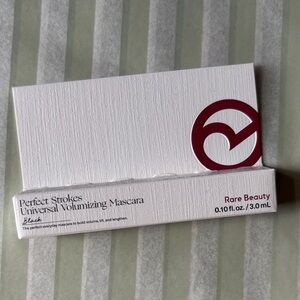 3/15$ ✨ mini Rare Beauty Perfect Strokes Universal Volumizing Mascara - Black